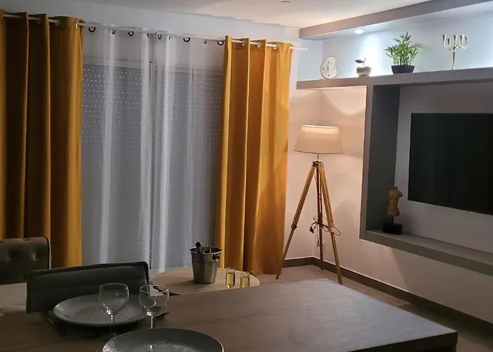 Timebasishotel La Des Tentations , Avec Jacuzzi